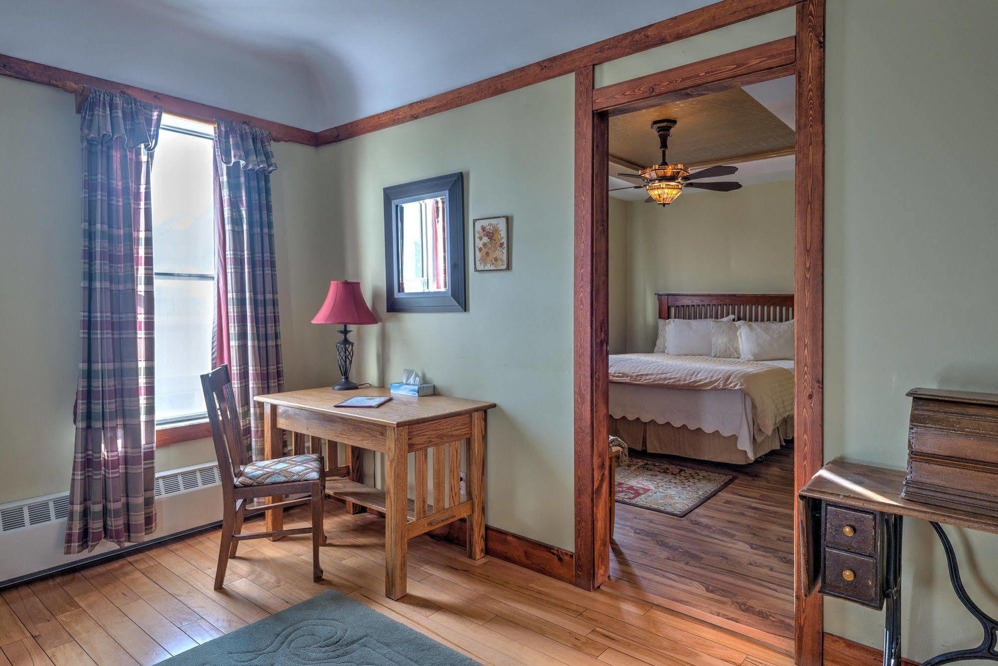 Coleman カントリー エンカウンターズ アコモデーションズ Bed & Breakfast エクステリア 写真