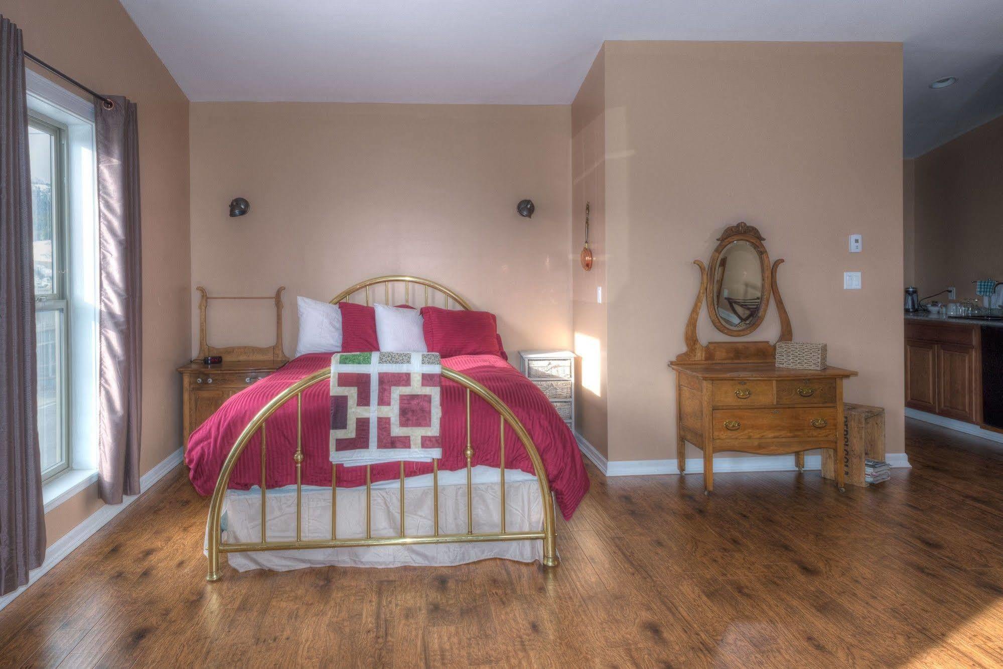 Coleman カントリー エンカウンターズ アコモデーションズ Bed & Breakfast エクステリア 写真
