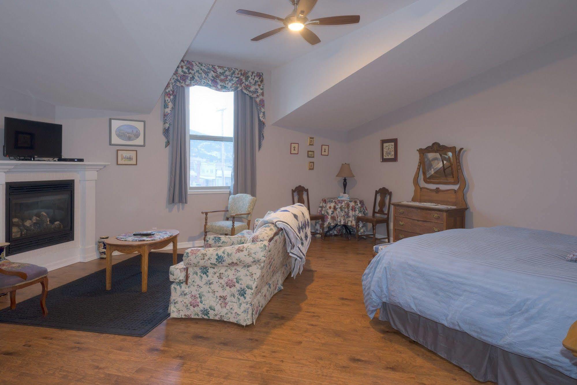 Coleman カントリー エンカウンターズ アコモデーションズ Bed & Breakfast エクステリア 写真
